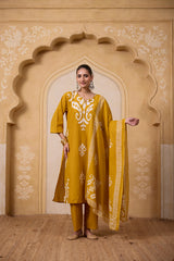 Kanak Bandhani Print Suit Set